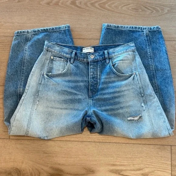 BRAND NEW! We The Free Women's Blue Distressed Wide Leg Jeans Boyfriend Jeans. - Picture 6 of 8